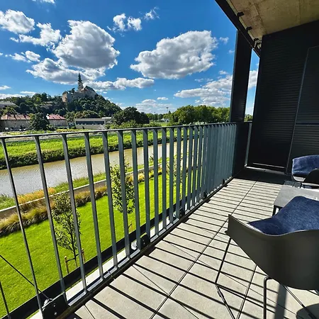 Promenada With Free Parking شقة