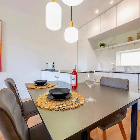 Promenada With Free Parking *