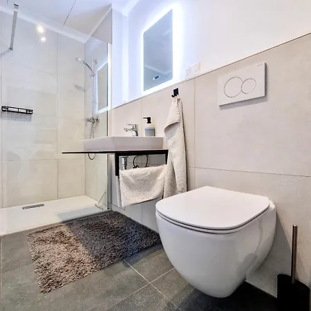 Promenada With Free Parking *