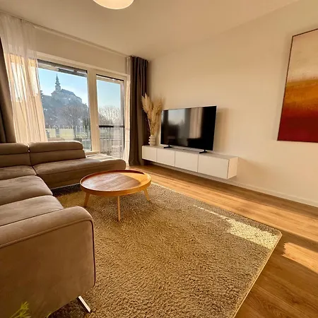 Promenada With Free Parking Apartamento Nitra
