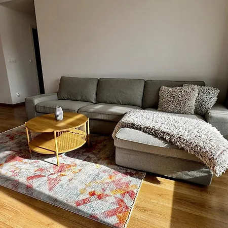 Promenada With Free Parking *