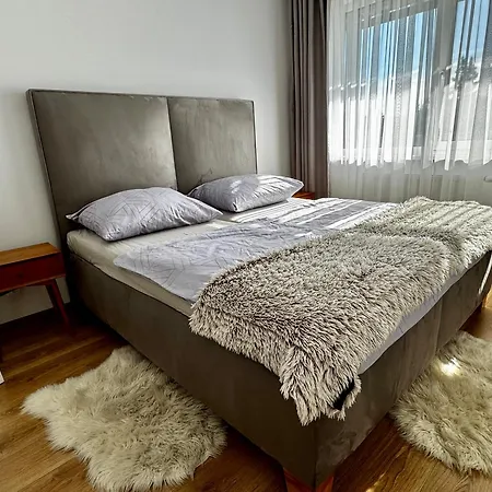 Promenada With Free Parking 아파트 니트라