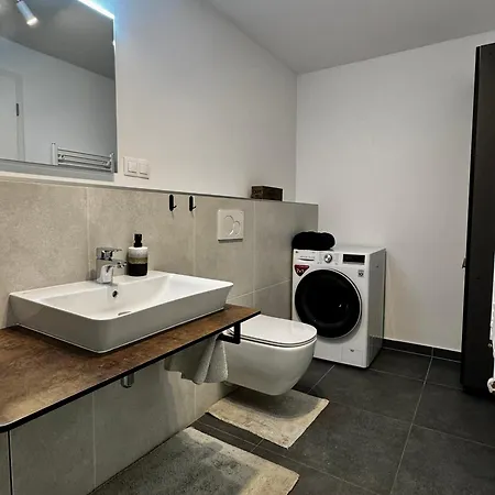 Promenada With Free Parking Διαμέρισμα