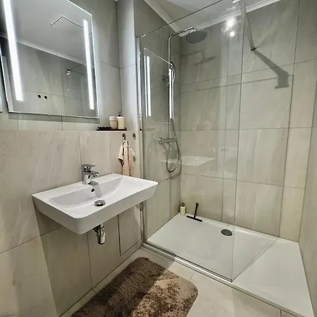 Promenada With Free Parking Apartmán *