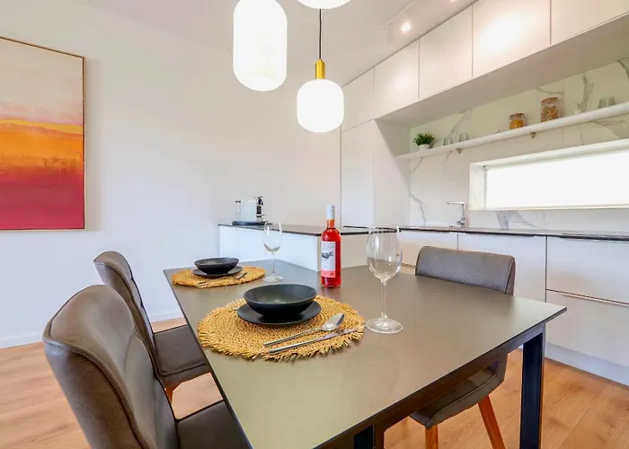 Promenada With Free Parking *