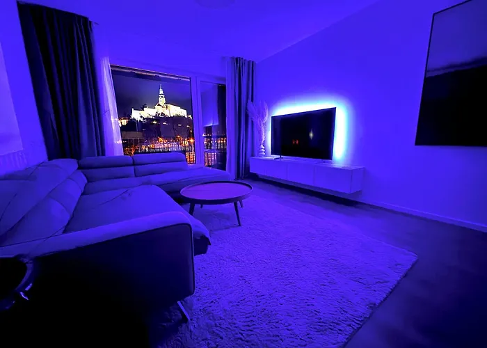 Promenada With Free Parking