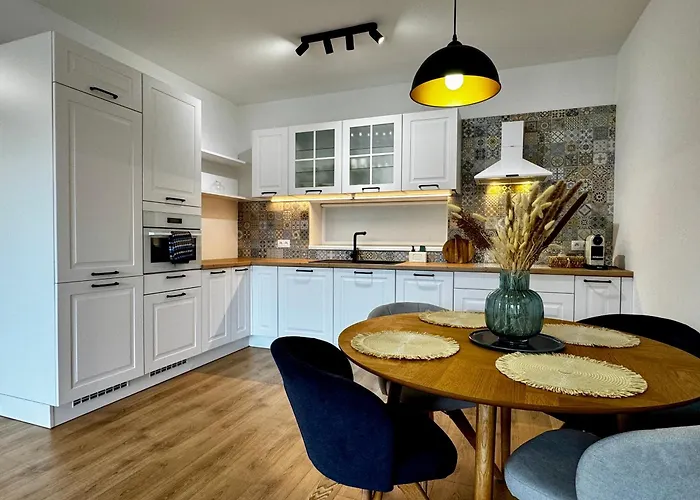 Promenada With Free Parking *