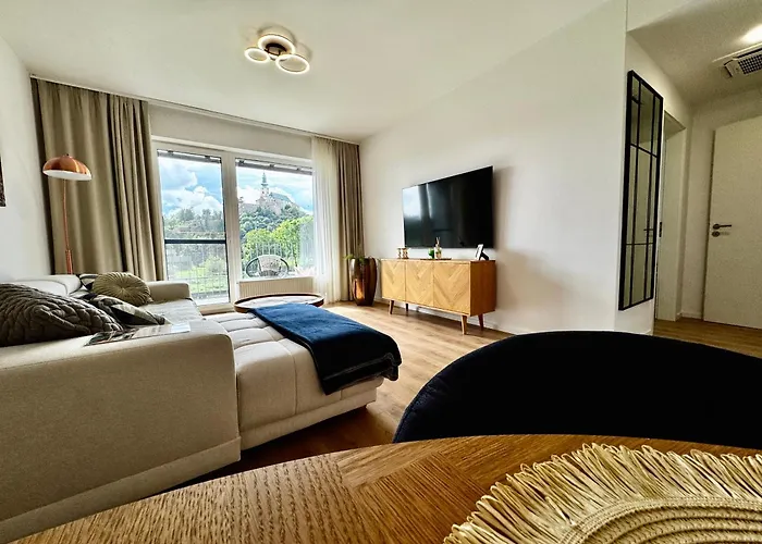 Promenada With Free Parking Apartament Nitra