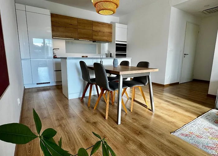 Promenada With Free Parking Апартаменты